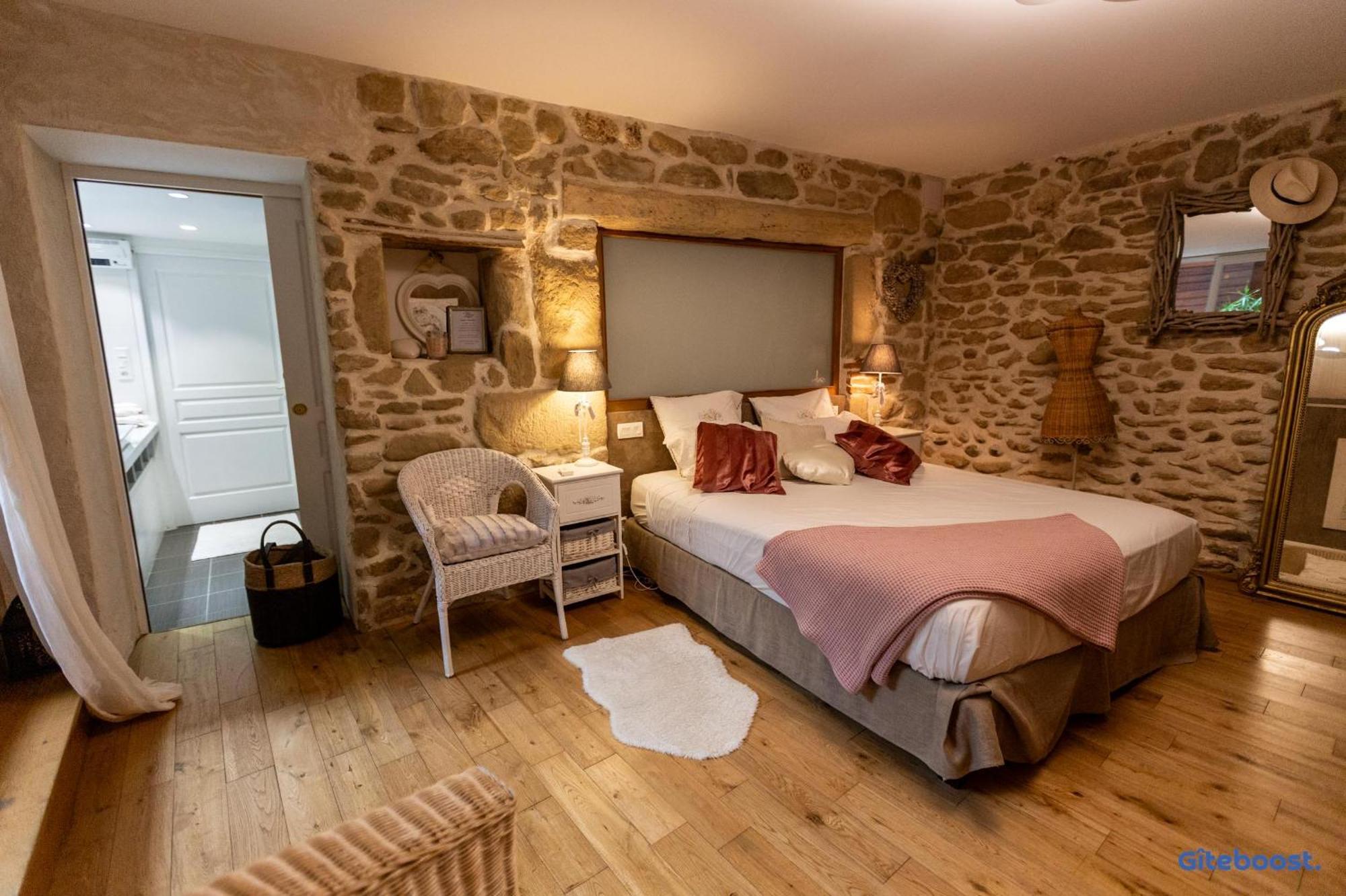 Gite Le Val des Sens Chatte Extérieur photo